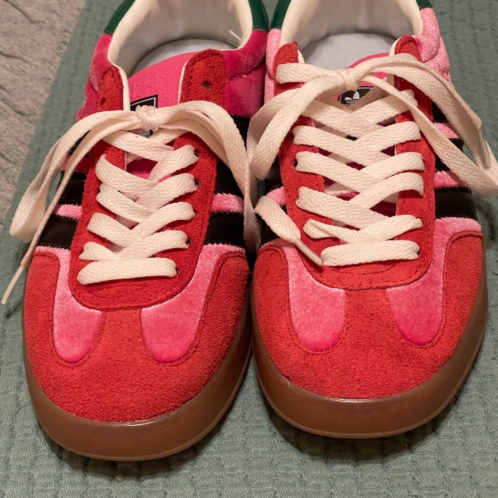 Gucci Pink and Red Vibing cool sneakers